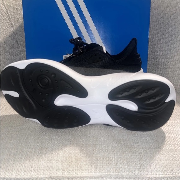 MEN'S ADIDAS ADIFOM SLTN Core Black / Core Black / Cloud White HP6477 Shoes - Picture 6 of 6